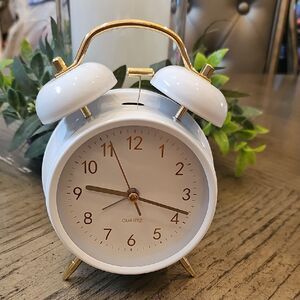 Elegant White and Gold Quartz Table Clock